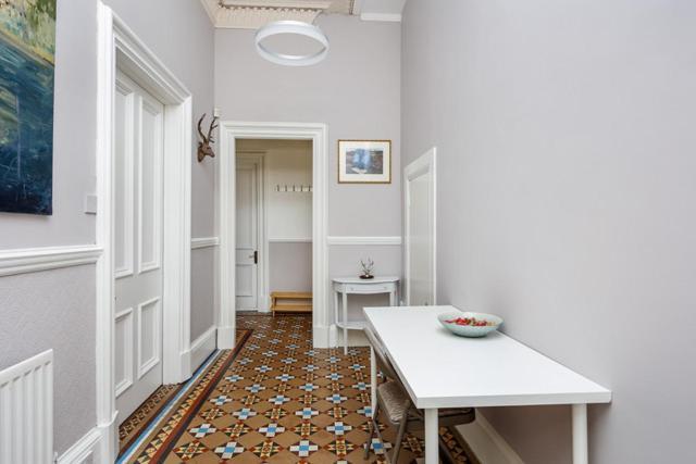 A Two Bedroom Apartment - Victorian Villa At 8 Priestfield Road Edimburgo Exterior foto